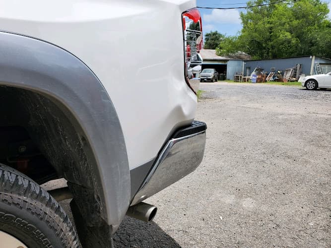 Philpott Collision Center in Port Neches, TX