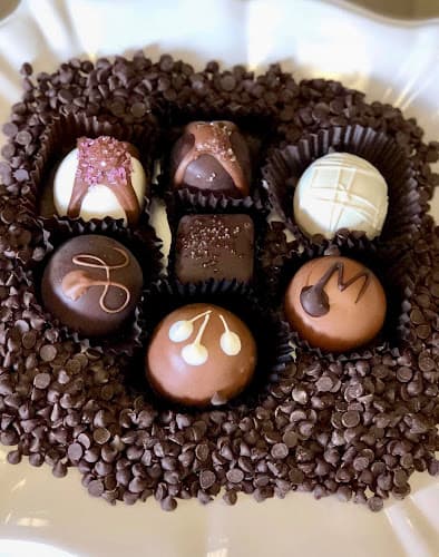 Sweet Bee Boutique and Desserts in Lumberton, TX