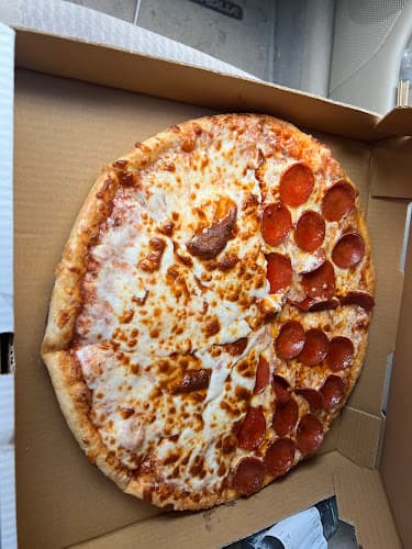 Diamond Pizza & More in Beaumont, TX