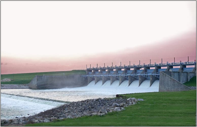 Lake Livingston Dam