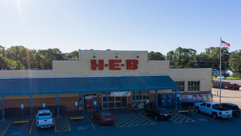 H-E-B in Groves, TX
