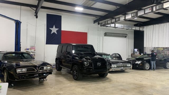 Extreme Detail Garage