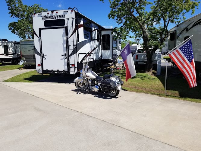 Groves RV Park in Groves, TX
