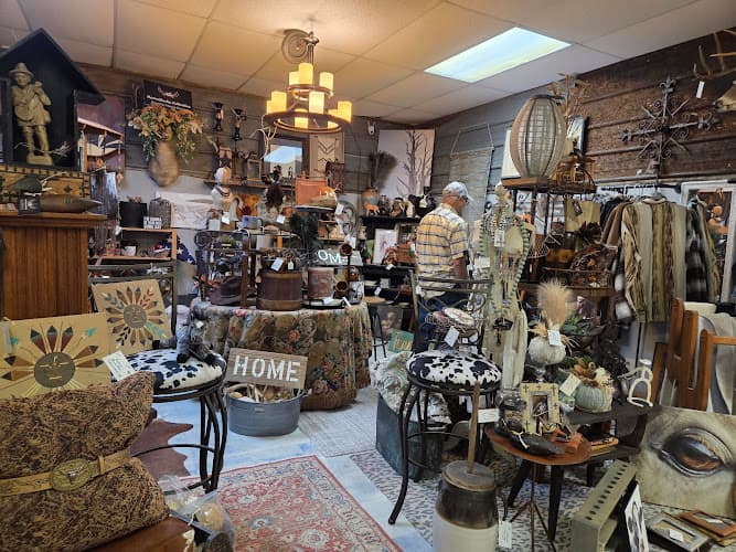 Loretta’s Too Antiques and Consignment