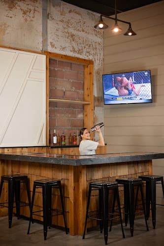 Avenue Axe Sports Bar in Port Neches, TX