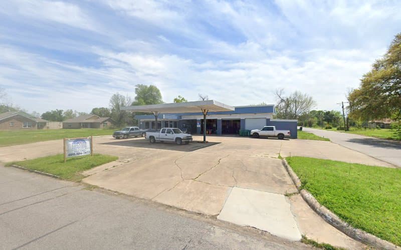 Park Avenue Service Station in Orange, TX