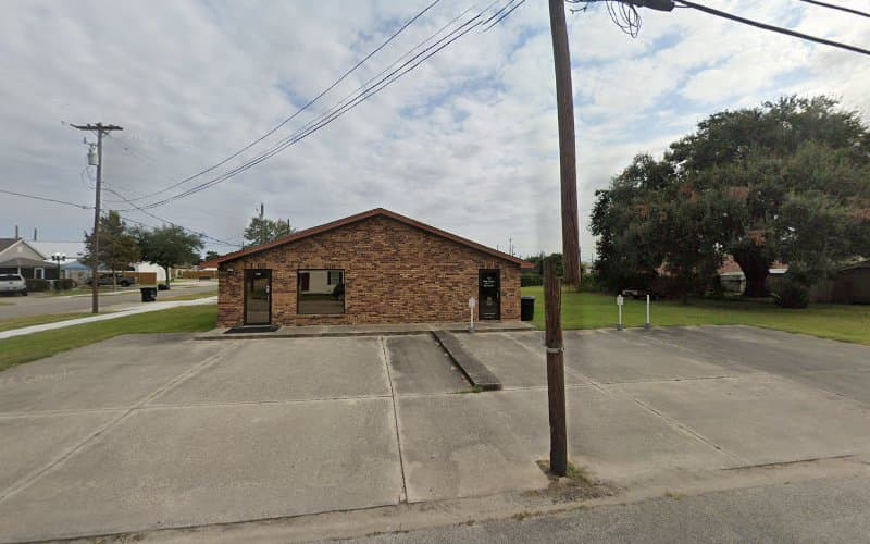 Kristal's Kuts in Nederland, TX