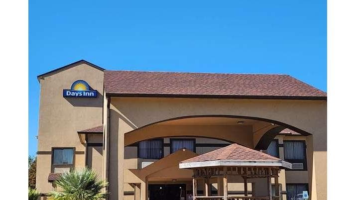 Days Inn by Wyndham Lumberton in Lumberton, TX