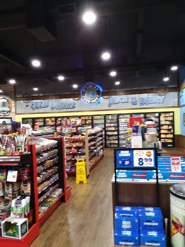 O Lucky Food Mart Exxon gas station