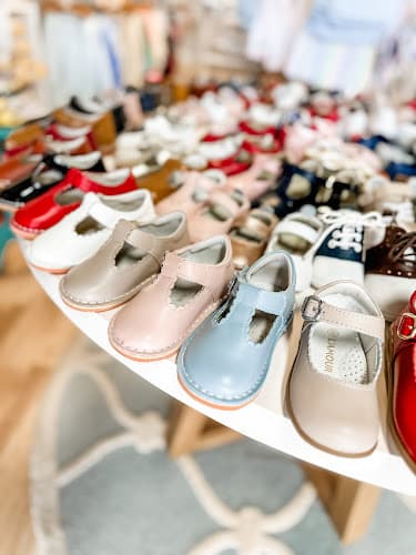 Zandy Zoos Clothes & Shoes LLC in Nederland, TX