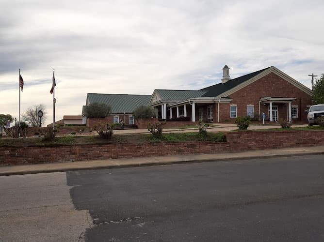 Livingston City Hall in Livingston, TX