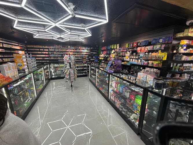 EUREKA SMOKE SHOP LUMBERTON | VAPE | CBD | KRATOM | GLASS PIPES