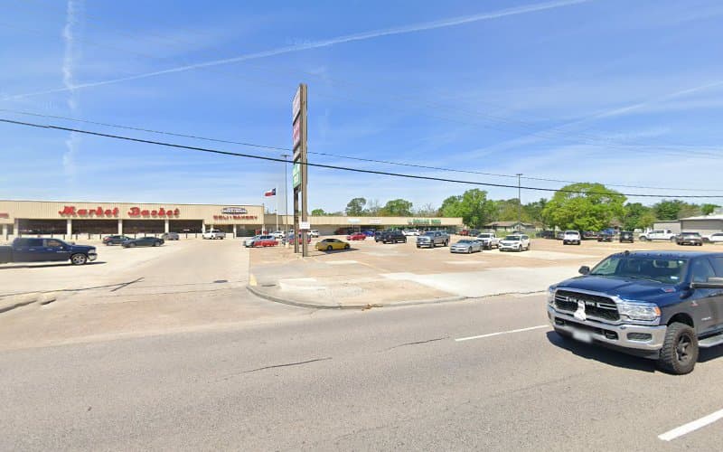 Queen Hair & Nail in Bridge City, TX