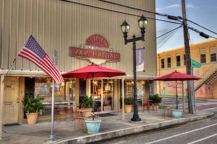 Mike's Old Fashioned Soda Fountain in Port Neches, TX