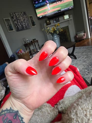 Luxury Nails & Spa