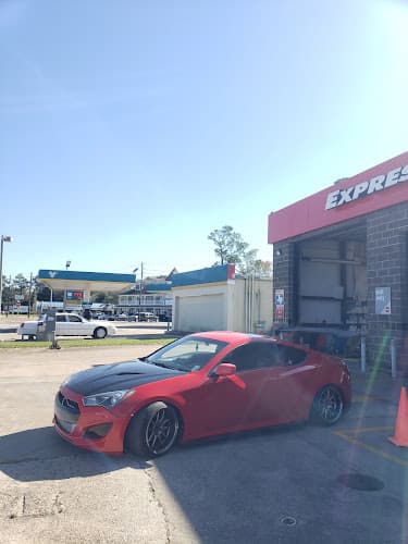 Johnson's Express Lube & Carwash in Beaumont, TX