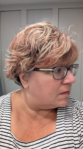 Hair Slingerz Styling Salon in Onalaska, TX