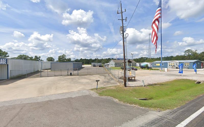 LumbertonStorage.com