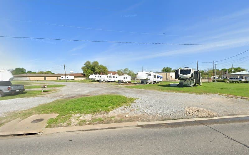 Roundbunch RV Park in Bridge City, TX