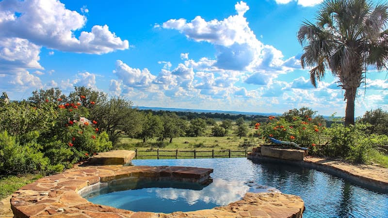 Paradiso Custom Pools LLC