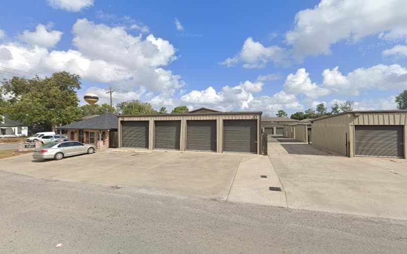 La Place Storage in Nederland, TX