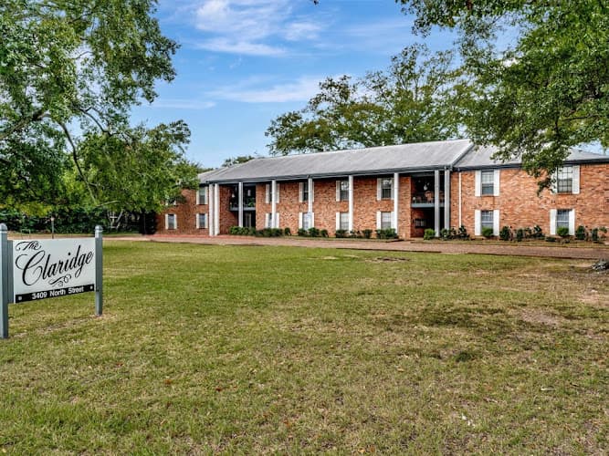 The Colonial Apartments