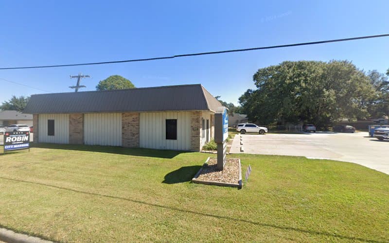 Groves Veterinary Clinic: Holland Ann DVM in Groves, TX