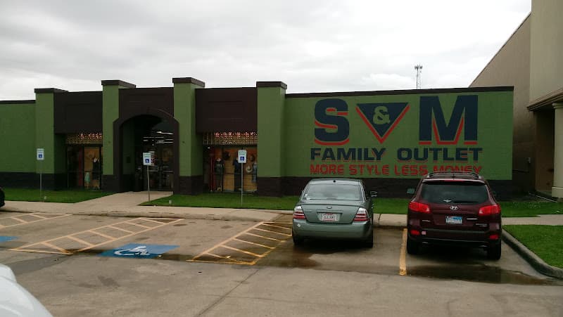 S&M Family Outlet in Beaumont, TX