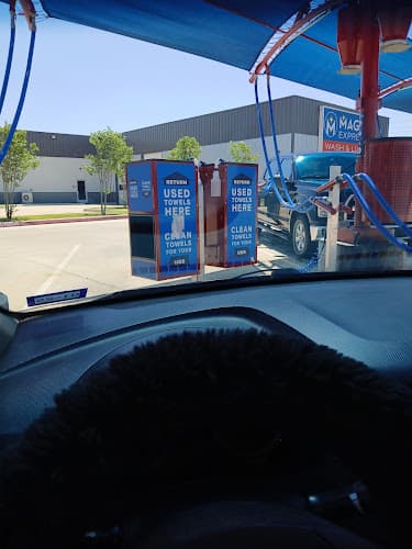 Trademark Carwash in Beaumont, TX