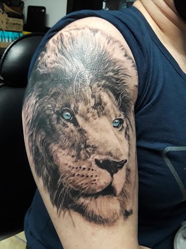 Twin City Tattoo in Nederland, TX