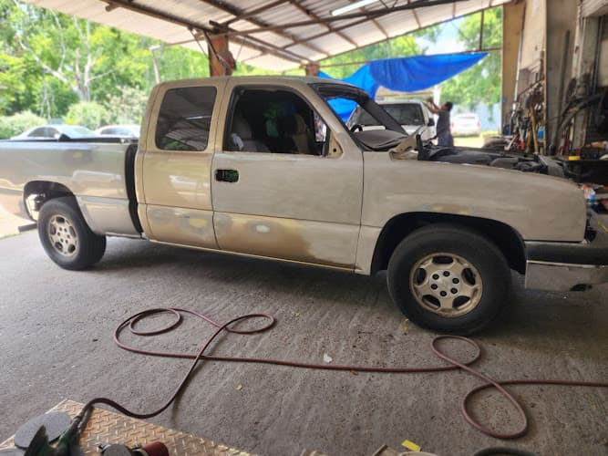 Beau Mart Paint & Body Shop in Beaumont, TX