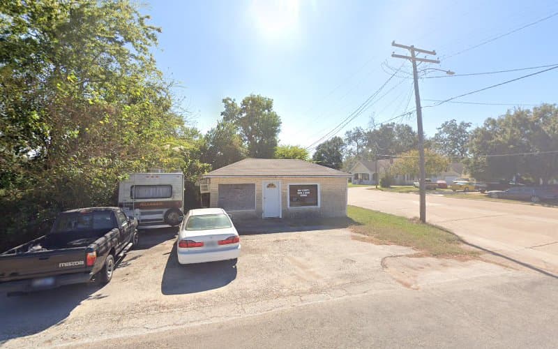 Mid-County Shoe & Boot Repair in Port Neches, TX