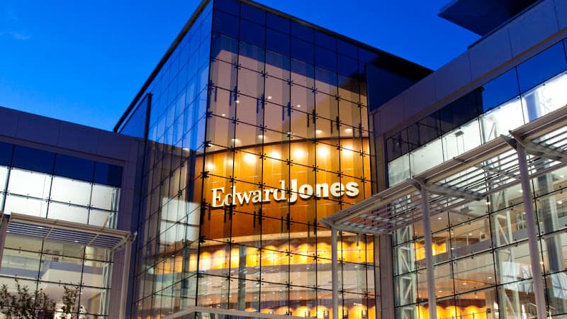 Edward Jones - Financial Advisor: Chelsea D Hooker, AAMS®