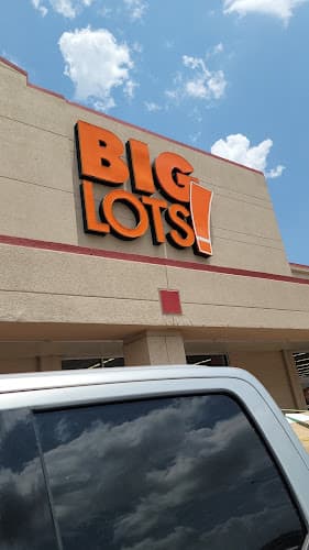 Big Lots in Groves, TX