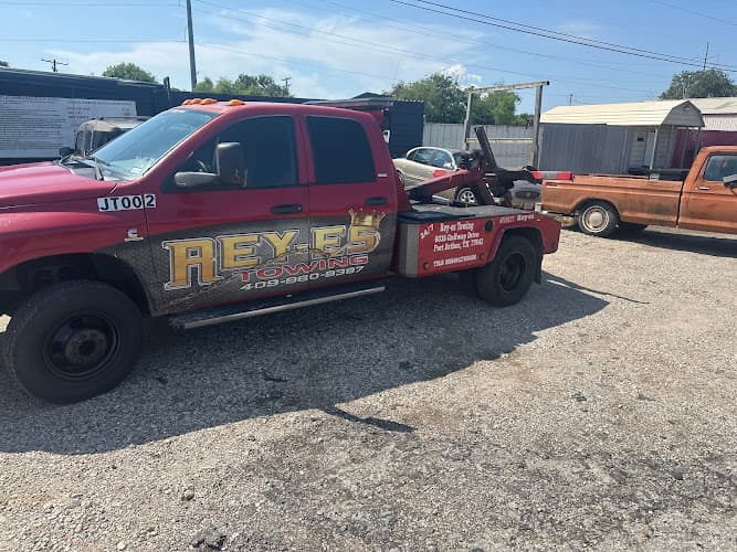 Rey-es towing in Port Arthur, TX