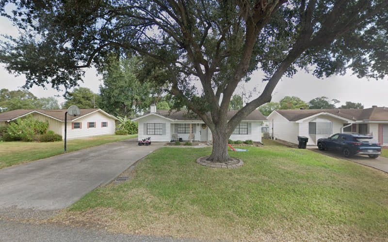 HouseofBthreads in Nederland, TX