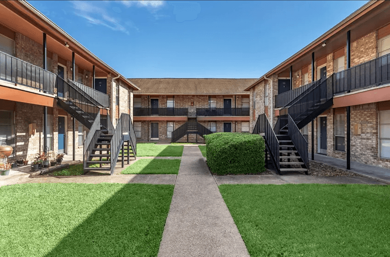 Laurel Heights Apartments in Beaumont, TX