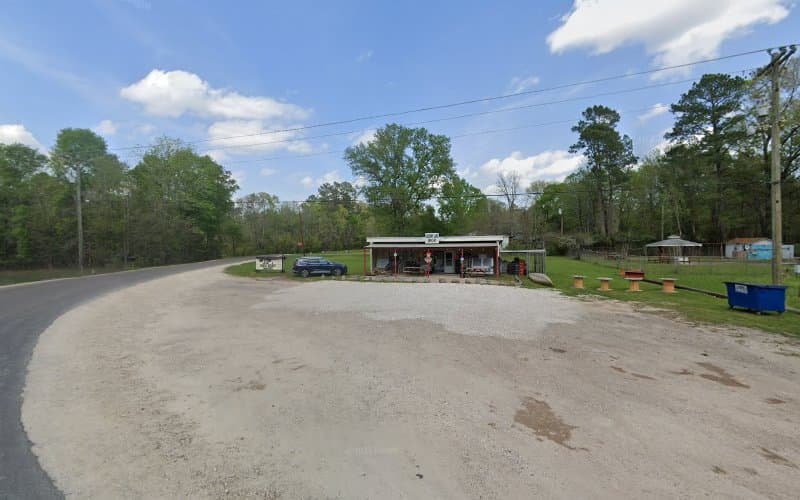 HOLIDAY LAKE GROCERY