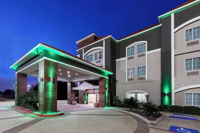 La Quinta Inn & Suites by Wyndham Lumberton in Lumberton, TX