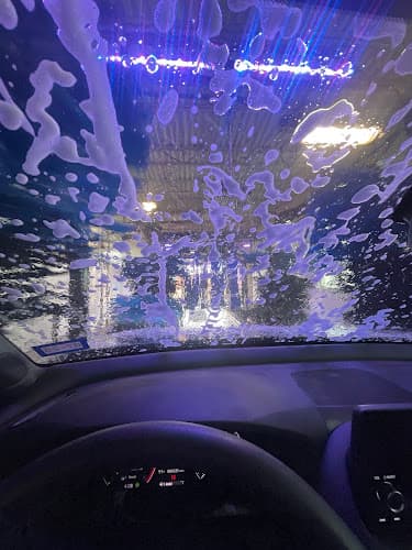 BlueWave Express Car Wash in Beaumont, TX