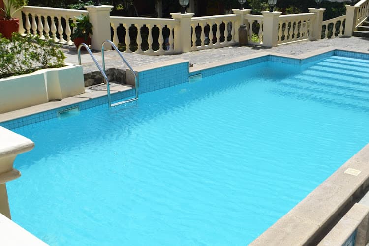 West Pool Service in Beaumont, TX