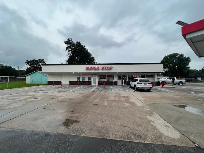 Super Stop C-store & Smoke n Tabacco shop in Groves, TX