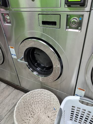 Bulldog Washateria