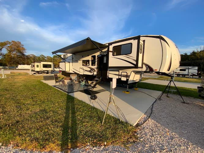 Auntie M's RV Park