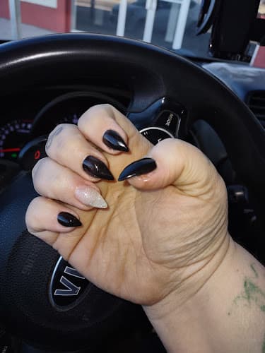 Head 2 Toe Salon in Trinity, TX