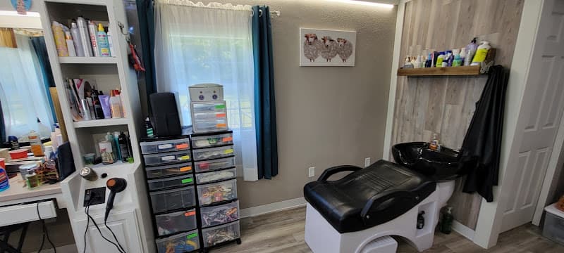 Morina's Family Hair Care