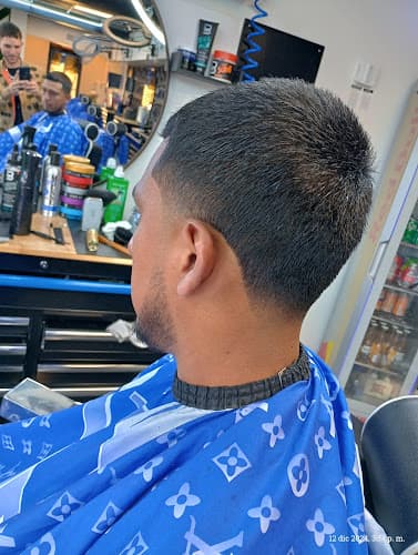 A lo cubano barber shop
