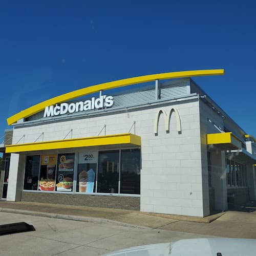 McDonald's in Groves, TX