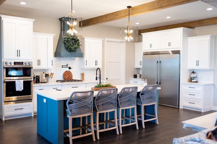 Holmes Cabinet Specialties, LLC in Groves, TX