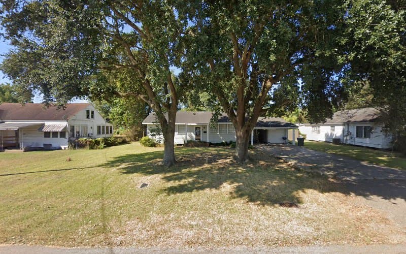 Best Lawn Maintenance and Weed Control in Beaumont, TX